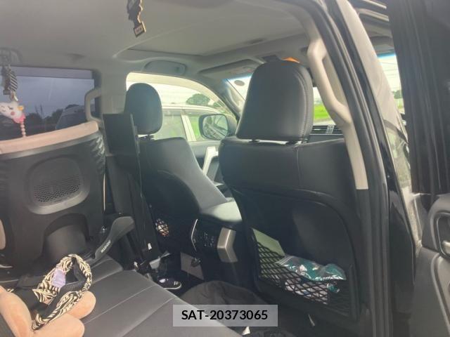 Toyota LAND CRUISER PRADO 2023-10 8685801-11