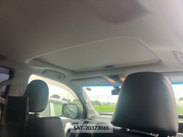 Toyota LAND CRUISER PRADO 2023-10 8685801-15