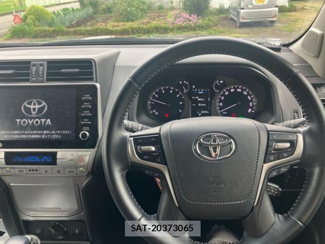 Toyota LAND CRUISER PRADO 2023-10 8685801-16