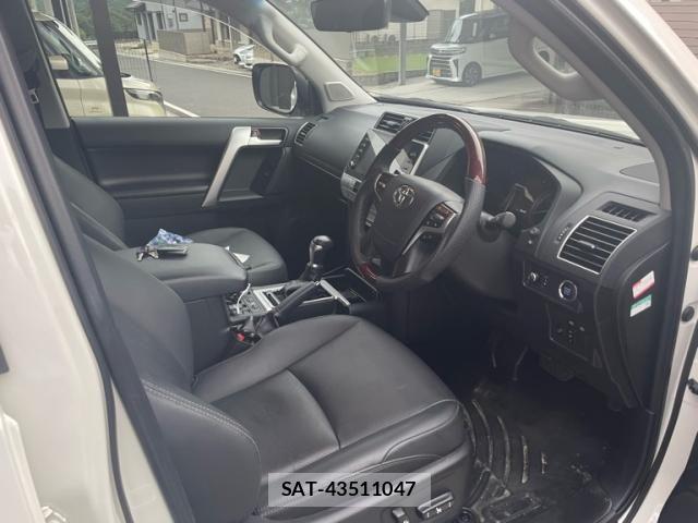 Toyota LAND CRUISER PRADO 2022-05 8743180-12