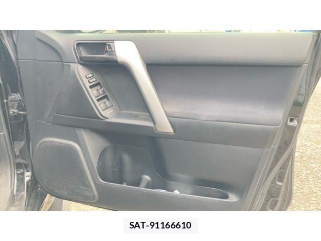 Toyota LAND CRUISER PRADO 2017-05 8743202-16