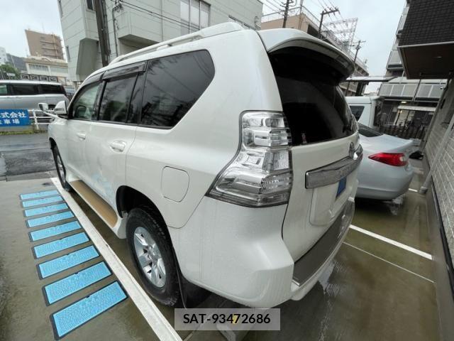 Toyota LAND CRUISER PRADO 2017-03 8743190-6