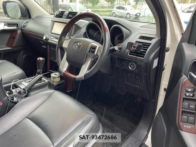 Toyota LAND CRUISER PRADO 2017-03 8743190-8
