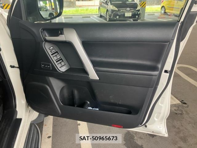 Toyota LAND CRUISER PRADO 2018-02 8743164-14