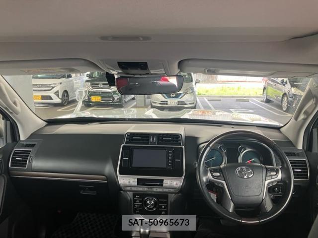 Toyota LAND CRUISER PRADO 2018-02 8743164-28