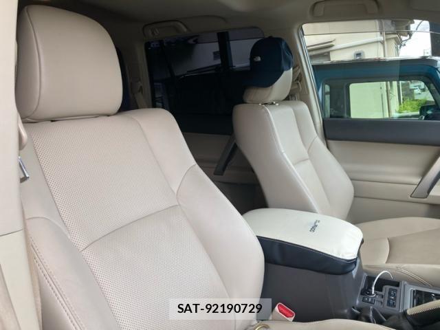 Toyota LAND CRUISER PRADO 2023-10 8743149-15