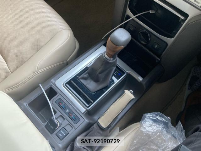 Toyota LAND CRUISER PRADO 2023-10 8743149-26