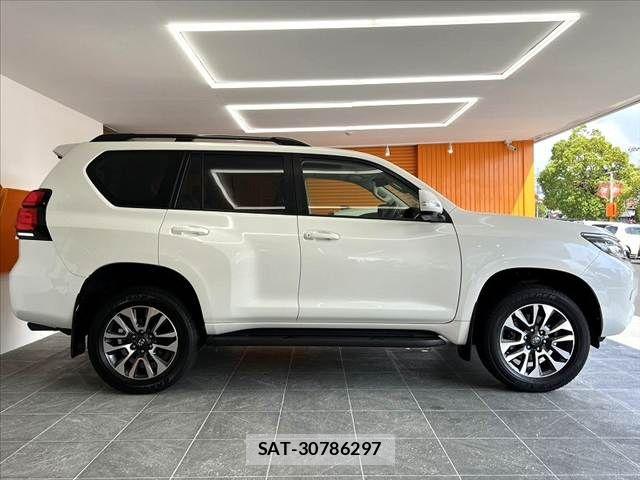Toyota LAND CRUISER PRADO 2023-09 8780766-11
