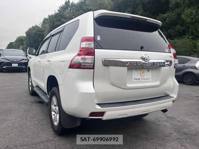 Toyota LAND CRUISER PRADO 2014-01 8796392-24