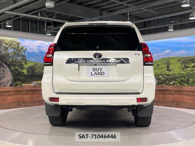 2022 Toyota Land Cruiser Prado — Photo 3