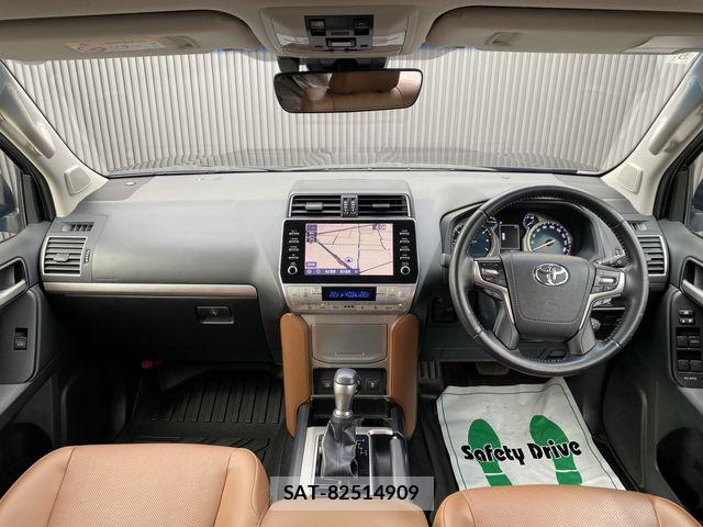 2022 Toyota Land Cruiser Prado — Photo 2