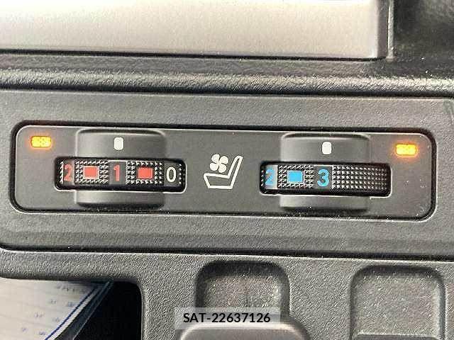 Toyota LAND CRUISER PRADO 2019-09 8796387-6