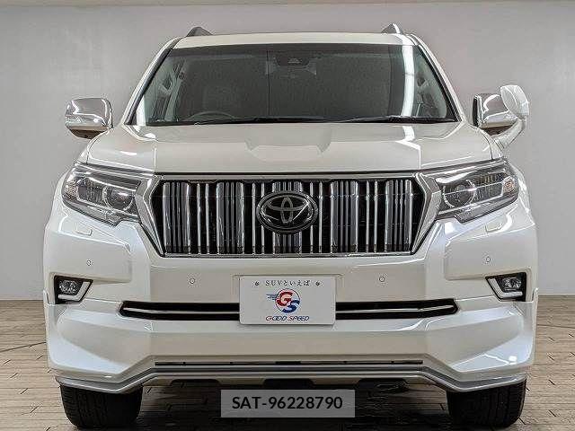 2022 Toyota Land Cruiser Prado — Photo 2