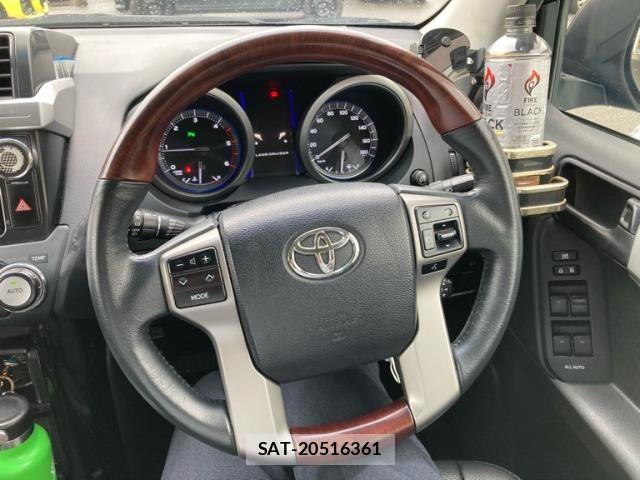Toyota LAND CRUISER PRADO 2016-07 8796393-12