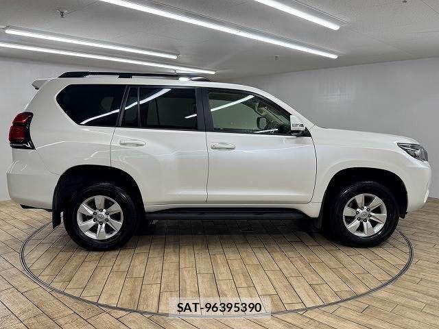 2021 Toyota Land Cruiser Prado — Photo 5
