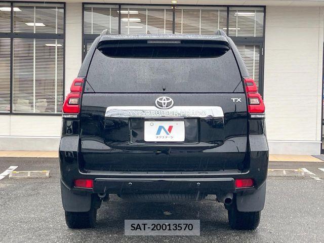 2022 Toyota Land Cruiser Prado — Photo 3
