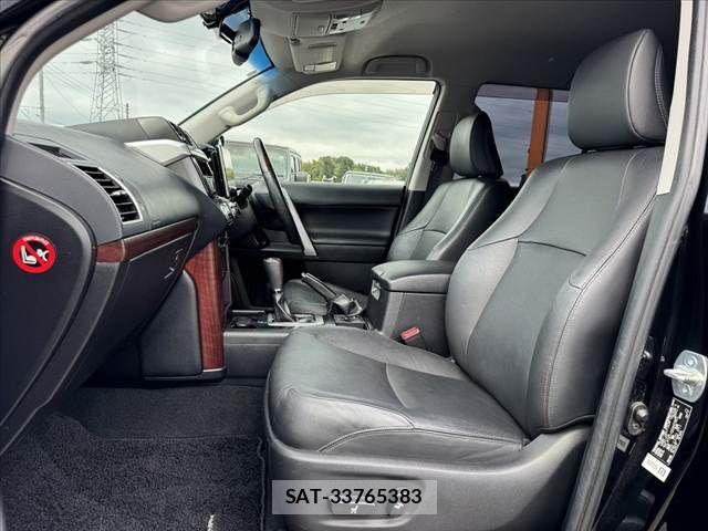 Toyota LAND CRUISER PRADO 2016-10 8829803-16