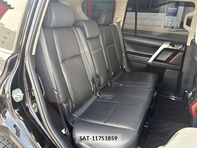 Toyota LAND CRUISER PRADO 2015-11 8829801-16