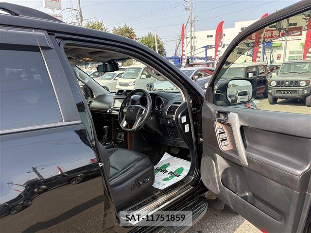 Toyota LAND CRUISER PRADO 2015-11 8829801-20