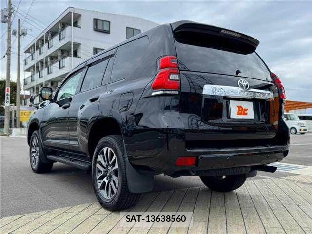 Toyota LAND CRUISER PRADO 2023-02 8829794-12