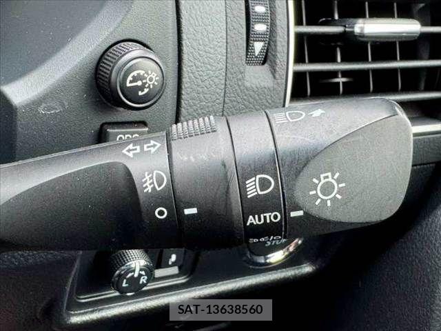 Toyota LAND CRUISER PRADO 2023-02 8829794-24