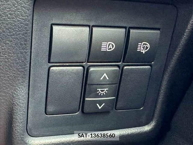 Toyota LAND CRUISER PRADO 2023-02 8829794-26