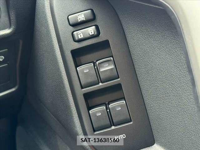 Toyota LAND CRUISER PRADO 2023-02 8829794-27