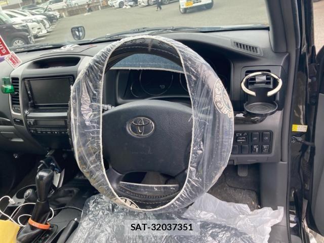 Toyota LAND CRUISER PRADO 2007-10 8829809-19