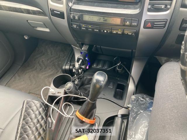 Toyota LAND CRUISER PRADO 2007-10 8829809-21