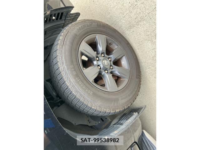 Toyota LAND CRUISER PRADO 2015-06 8829806-3