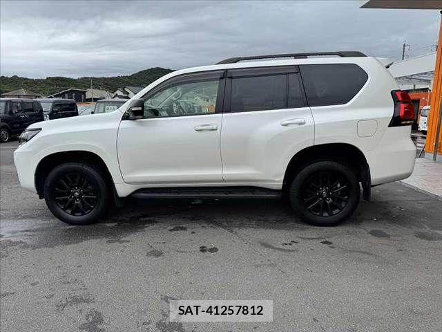 Toyota LAND CRUISER PRADO 2023-06 8849512-11