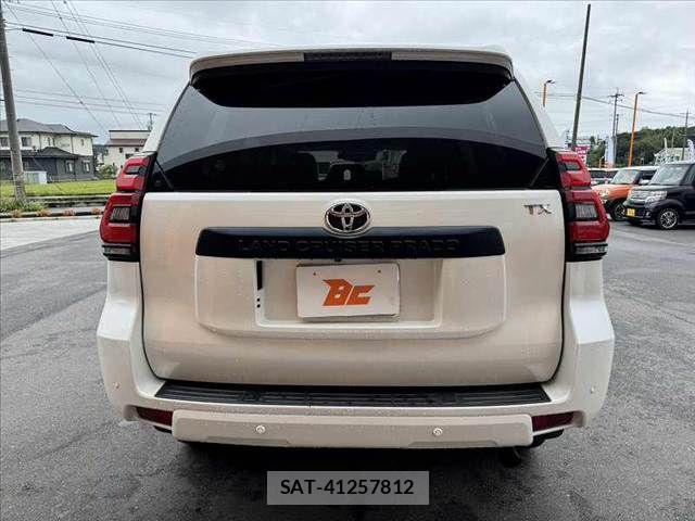 Toyota LAND CRUISER PRADO 2023-06 8849512-13