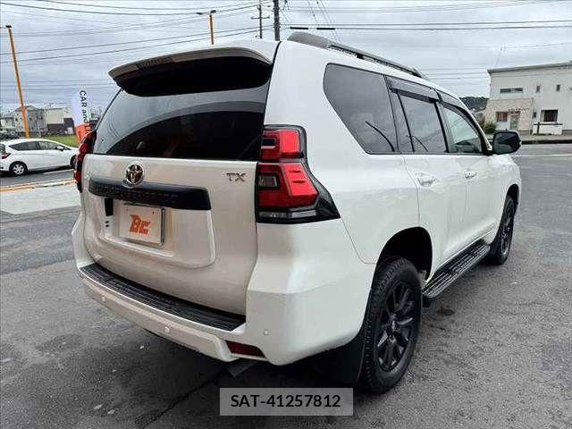 Toyota LAND CRUISER PRADO 2023-06 8849512-14
