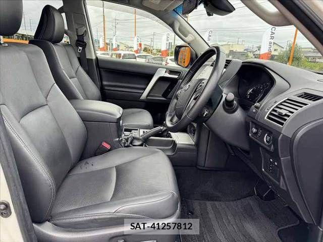 Toyota LAND CRUISER PRADO 2023-06 8849512-15