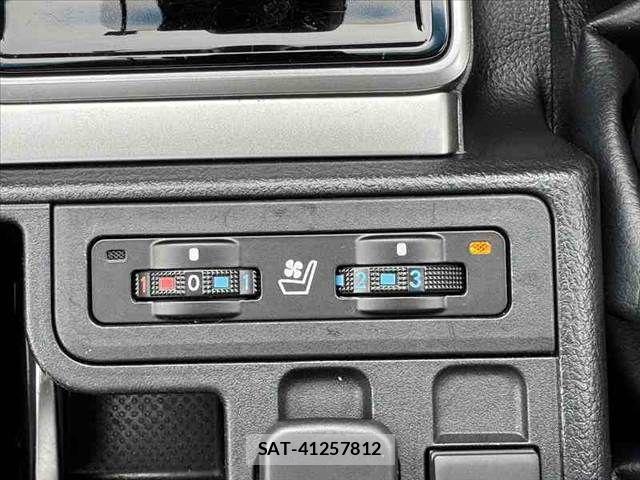 Toyota LAND CRUISER PRADO 2023-06 8849512-3