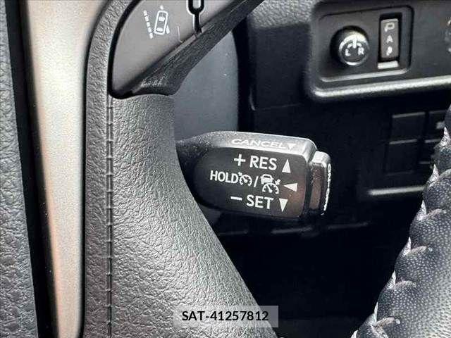 Toyota LAND CRUISER PRADO 2023-06 8849512-4