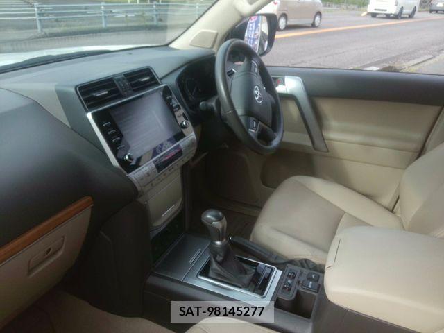 Toyota LAND CRUISER PRADO 2021-09 8849508-1
