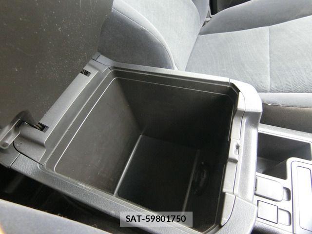 Toyota LAND CRUISER PRADO 2020-05 8849504-17