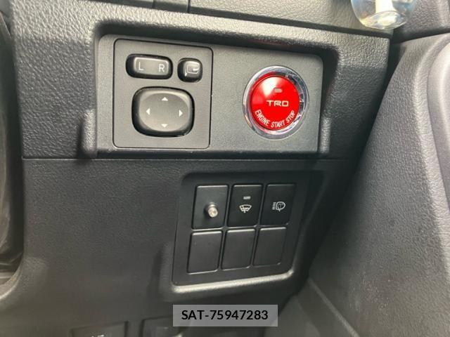 Toyota LAND CRUISER PRADO 2014-02 8849518-18