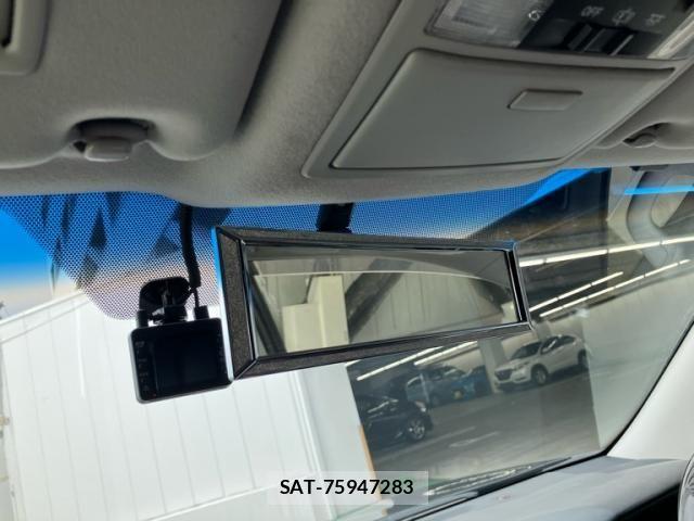 Toyota LAND CRUISER PRADO 2014-02 8849518-23