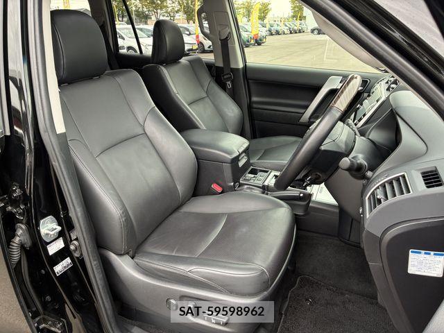 Toyota LAND CRUISER PRADO 2023-03 8871284-9