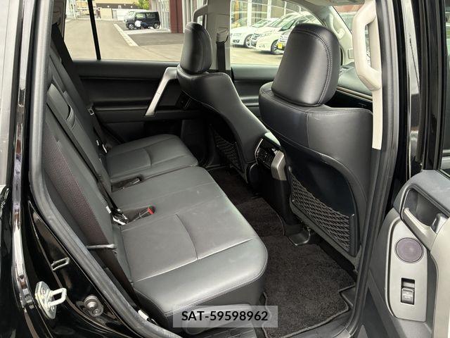Toyota LAND CRUISER PRADO 2023-03 8871284-10