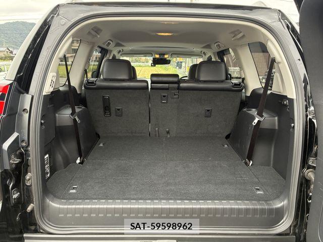 Toyota LAND CRUISER PRADO 2023-03 8871284-13