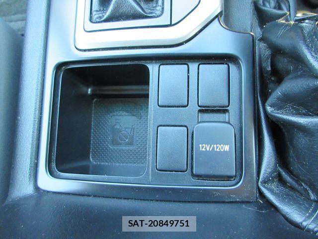 Toyota LAND CRUISER PRADO 2013-04 8871294-19