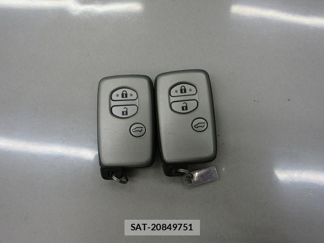 Toyota LAND CRUISER PRADO 2013-04 8871294-29