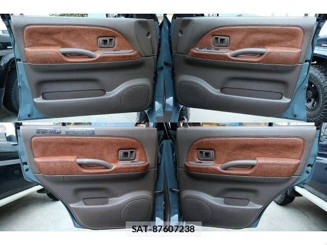 Toyota LAND CRUISER PRADO 2002-01 8871289-17