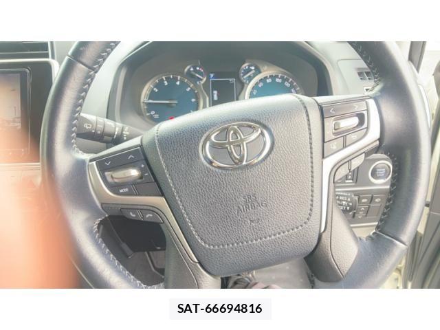 Toyota LAND CRUISER PRADO 2018-04 8880378-19