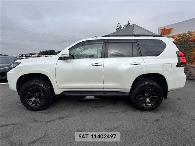 Toyota LAND CRUISER PRADO 2022-10 8880359-10