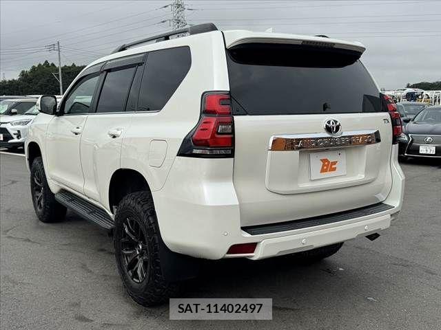 Toyota LAND CRUISER PRADO 2022-10 8880359-12