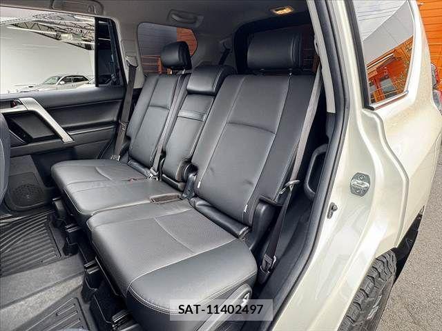 Toyota LAND CRUISER PRADO 2022-10 8880359-17